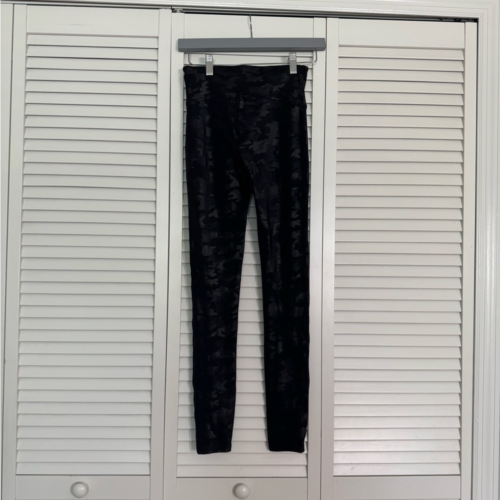 SPANX 2-for-1 Black Leggings Sz Small - Picture 6 of 6